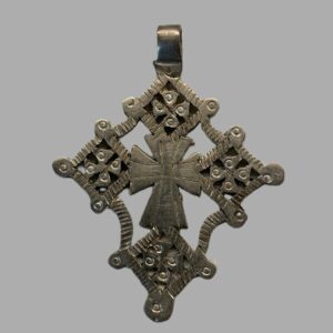 Pendentif croix  éthiopienne en étain 1