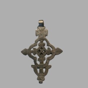 Pendentif croix éthiopienne en étain 4