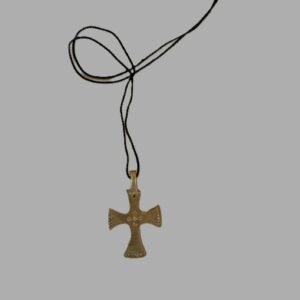 Pendentif croix laiton